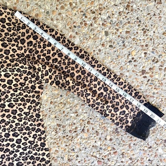Chico’s Design Leopard Print Button Down Blouse 3 - Picture 5 of 7